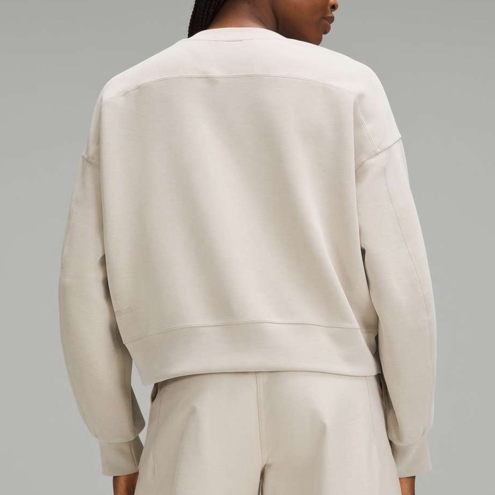 NWT - Lululemon softstreme perfectly oversized cropped crew - Size 6 - Picture 2 of 6